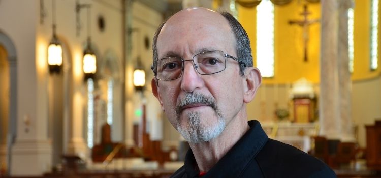 Deacon Mike 750X350